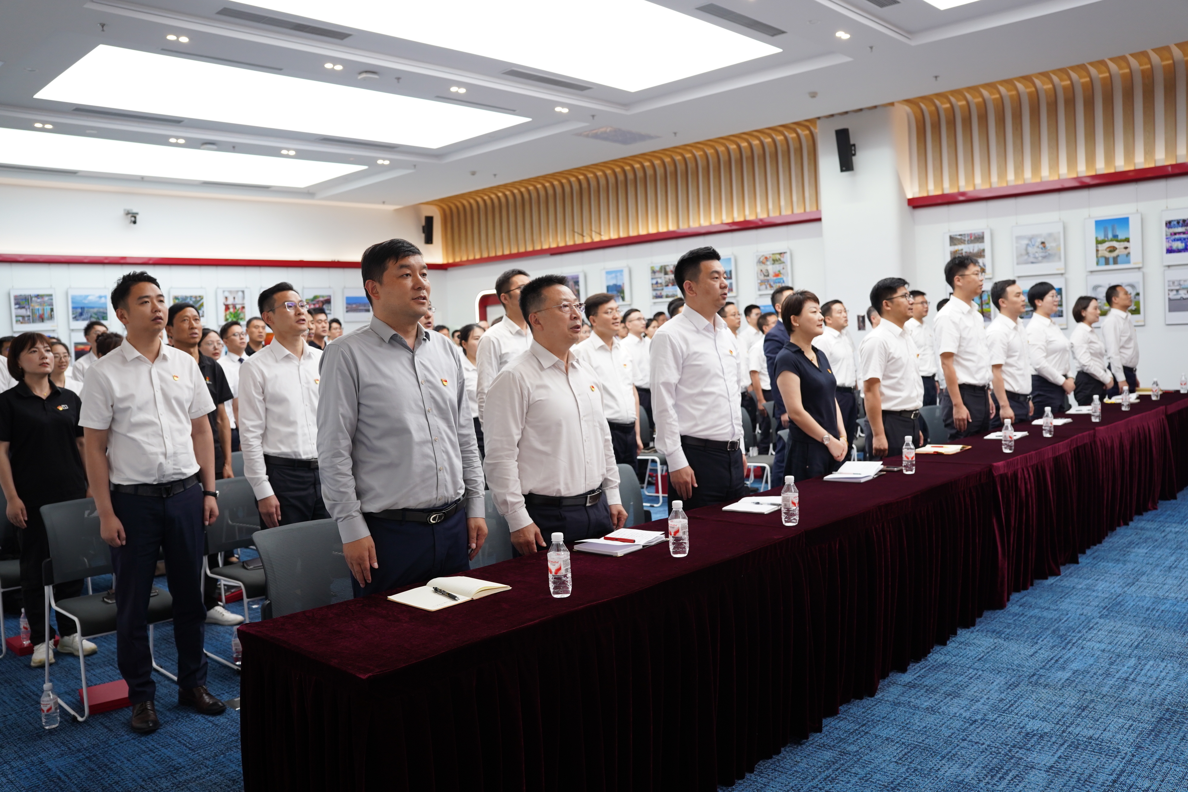 大會(huì)圖片(2).jpg 大會(huì)圖片(2).jpg