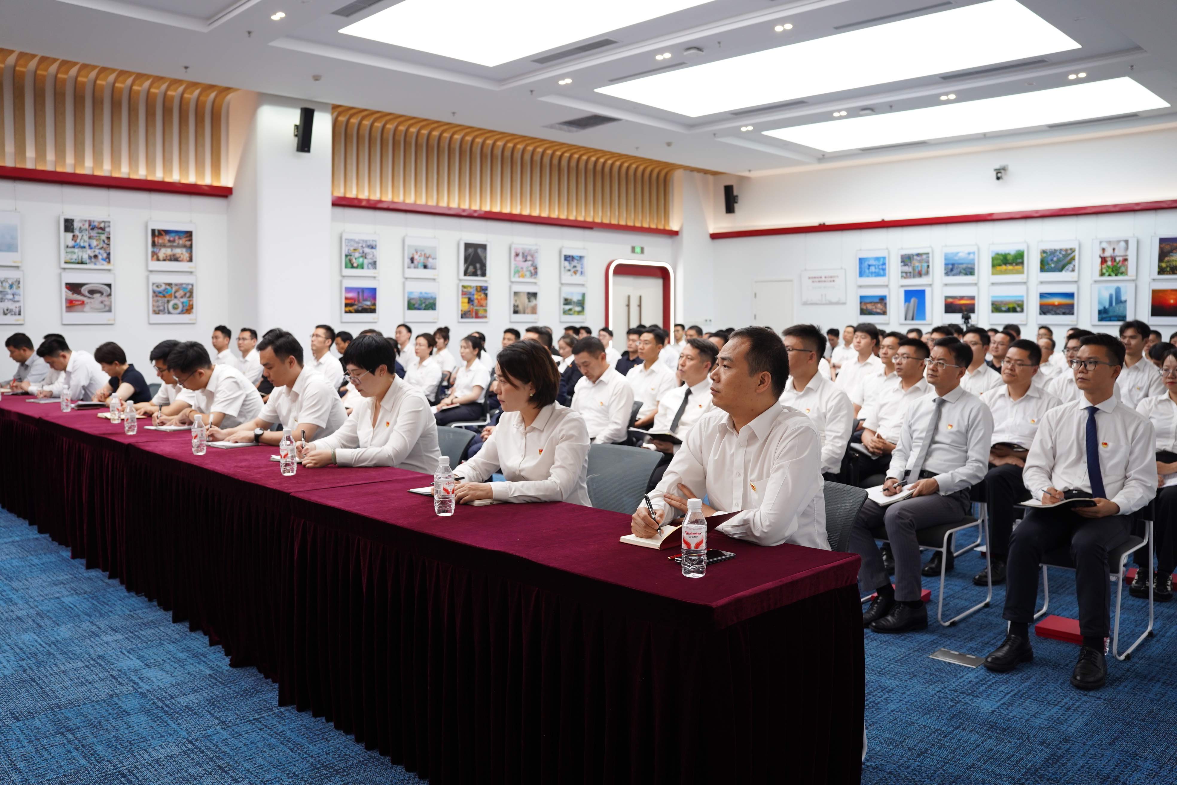 大會(huì)圖片(3).jpg 大會(huì)圖片(3).jpg
